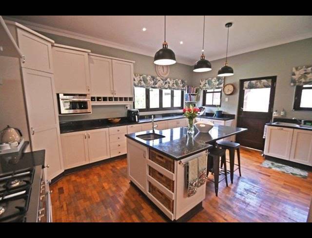 4 BEDROOM FREESTANDING TO LET IN DAWNCLIFFE